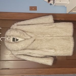 Beautiful Tally Ho fux fur coat